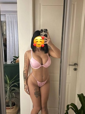 Monterey CA Chica disponible — atención privada en mi espacio - 1