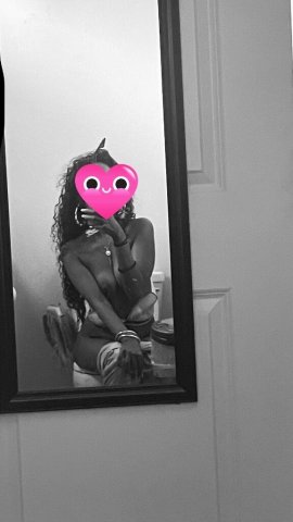 Xena (zeena) — 26yo Afro Latina Female Escort (Incalls Only) - 1
