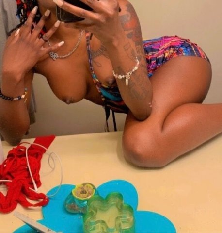 Cleveland Female Escort — Incalls Discreet Safe Home - 1