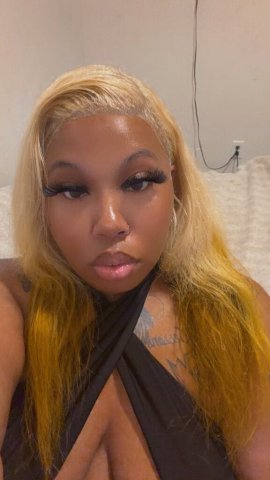 Discreet Bubble Butt Female Escort — Incall/Outcall with Deposit - 1