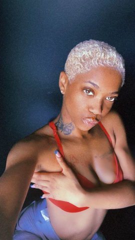 Houston Female Escort — Hazel Eyes, Soft Skin, Outcalls w/ Deposit - 1