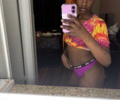 Baltimore escorts - Baltimore Female Escort — Tonsils/Throat Coat