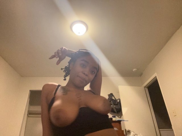Detroit, MI — Carmel (OnlyFans) Thick, Curvy Escort for FaceTime & Custom Content - 1
