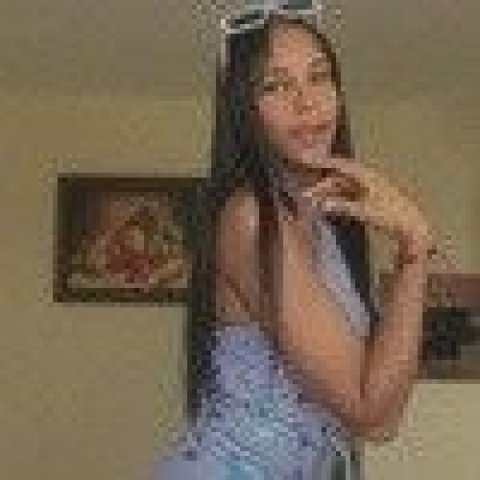 Los Angeles CA Flaca de 23 — GFE, BBJ y masaje - 1