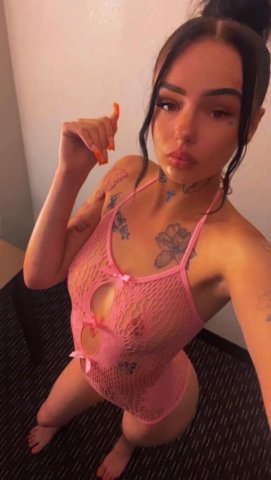 Sweet & Petite 22 — Cincinnati Female Escort (Incall, Outcall, CarPlay, BBJ) - 1