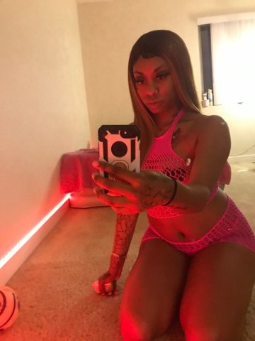 Cookie  — Slim Thick Ebony Female Escort (Richmond) Incall & Outcall - 1