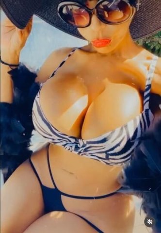 Columbus OH Exotic Busty Playmate (Upscale Companion) — Private Location - 1