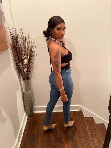 Libra♎ 24 — Slim Fitness Girl Escort in Brockton, MA - 1