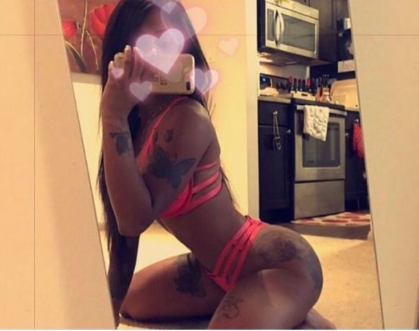 Jenny (28) — Greensboro Female Escort - 1