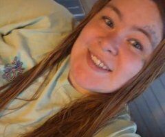 24-Year-Old Blonde, Thick Girl Looking to Meet Men - Image 2