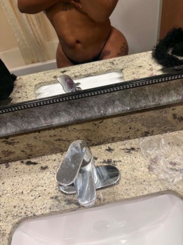 North Mississippi Ebony Truck Driver Friendly Female Escort - 1