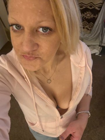 Mandy in Annapolis — Female escort with therapeutic & sensual massage (happy ending) - 1