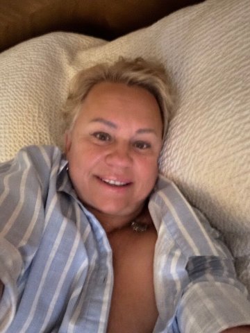 Miami MILF Massage for Men 30+ — Maggie (56) 36C/145P - 1