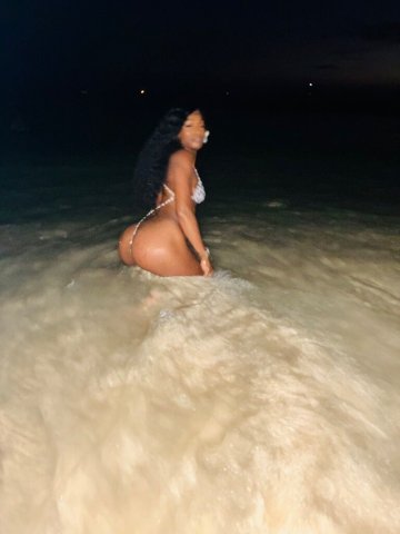 North Bay CA Upscale Female Escort — Deep Throat & Tight Cat Service - 1