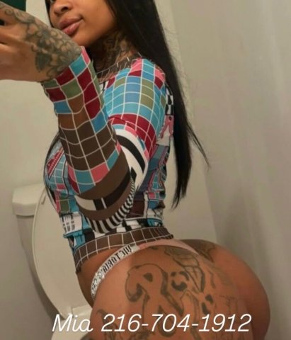 Mia — Petite Tattooed Female Escort (Control + Teasing) - 1