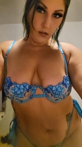 In-Calls with Early Bird Specials — Queen Isis - 1
