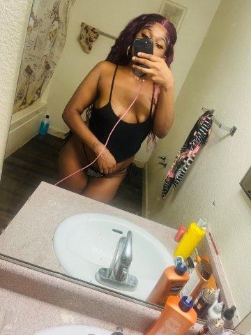 Fresno Female Escort — Carplay/Outcalls, Breath & Sneakaway Play - 1