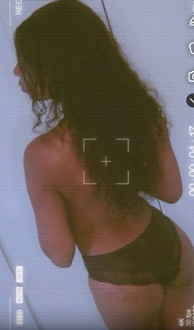 Discreet Outcalls — Slim & Petite Female Escort (NC) - 1