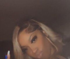 Miami escorts - Petite & curvy escort — incall only (cash on arrival)