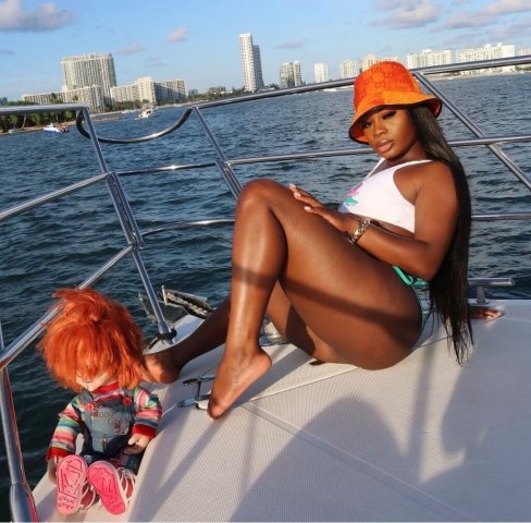 Chicago Female Escort — Incalls available, QV special til 10am $120 - 25 - 1