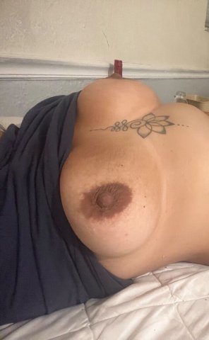 In-Calls Female Escort (3SOME) — Content Available - 1