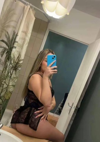 Chantilly Incall Female Escort — BBJ + corporal massage + beso - 1