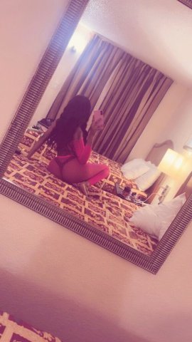 Petite “Barbie” Style Escort in San Fernando Valley — Discreet Time - 1