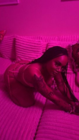 Moose — Bakersfield Female Escort (2-girl special) - 1