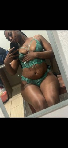 San Francisco Female Escort — Real Recent Photos, Thick & Creamy Body - 1