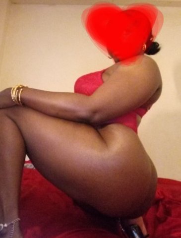 Boston Female Escort — Outcalls Only, Pics & Custom Video Content - 1