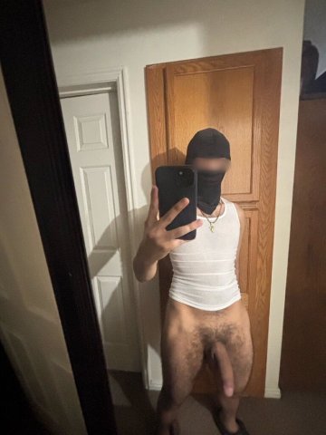 HUNG LATINO 🍆 NEW IN TOWN 🌃 - 1