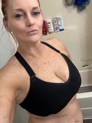 Bloomington, Indiana Female Escort — Incalls near Walmart - 1
