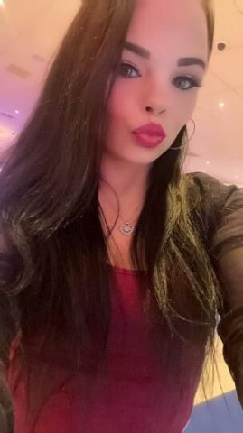 Roanoke VA Female Escort — warm, huggable curves and playful time - 1