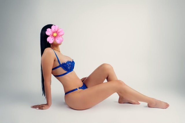Miami Female Escort — Incall Only - 1