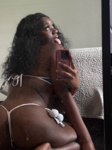 Baton Rouge Female Escort — Slim Waist, Clean Kitty - 1