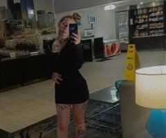 Reserved petite blonde escort near Everett, WA - Image 3