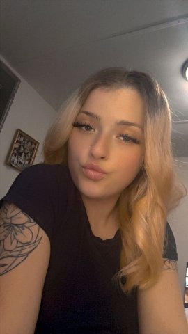 Bubbles in Brooklyn — Facetime Show & Curvy Tease - 1