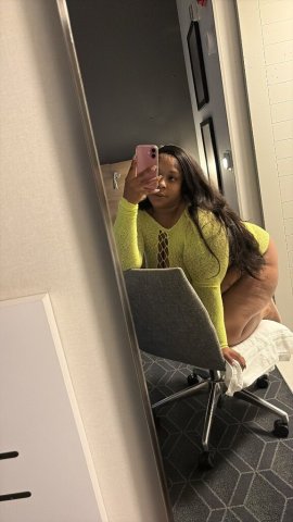 Kitty — Mixed Mami with big natural booty (San Leandro) - 1
