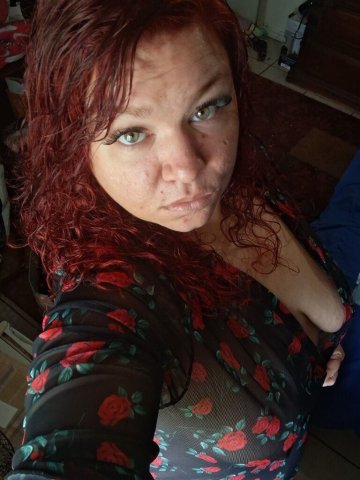 Monroe Female Escort — Redhead, Thick Build - 1