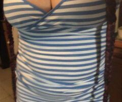 Soft, plump natural — “mommy” vibe for your holiday weekend (In or Outcall) - Image 5