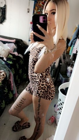 Virginia Beach Female Escort — Blue Eyes, Face-focused Outcalls - 1
