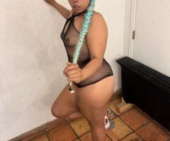 Phoenix escorts - Phoenix Female Escort — thick, curvy light skin with no bare