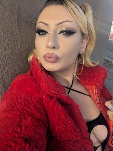 Honolulu In-Call Specials — Curvy Blonde Baddie (22) - 1