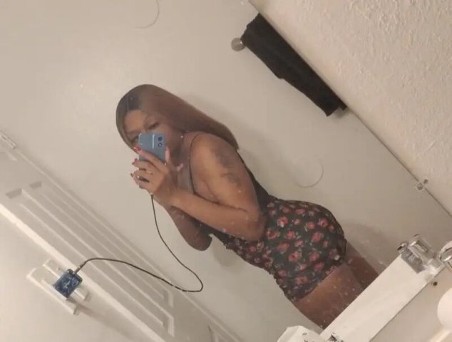 Madison WI Pussy Wet & Tight Female Escort — 25 - 1