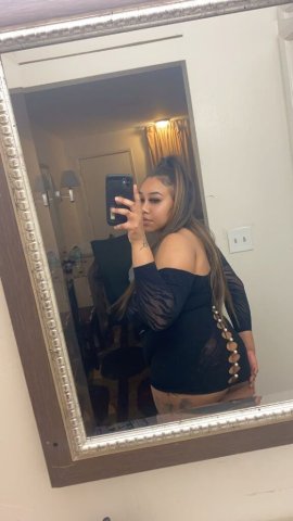 Phoenix Thick Latina Escort — Luxury Companionship & Submissive Treat - 1