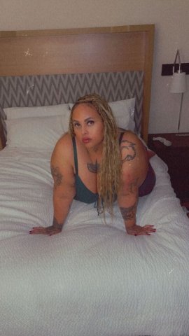 Ava  Curvy BBW Escort in Raleigh-Durham — Conversation & Night-Out Vibes - 1