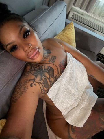 New Orleans Female Escort — Outcalls & Incalls (Cash Only) - 1