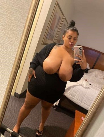 Curvy conversation-first FaceTime shows (FT shows) — Cincinnati - 1