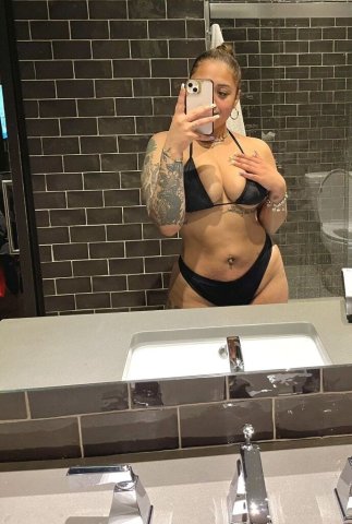Long Beach Female Escort — Incall, Outcall & Carplay - 1