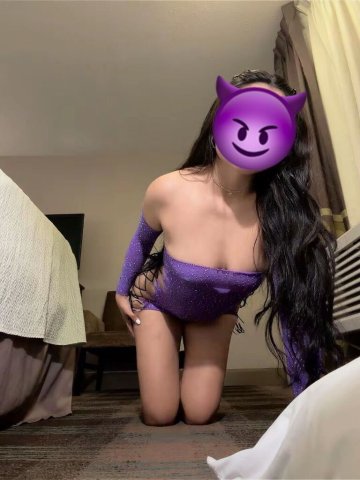 Santa Cruz, CA — Hermosa chica independiente - 1